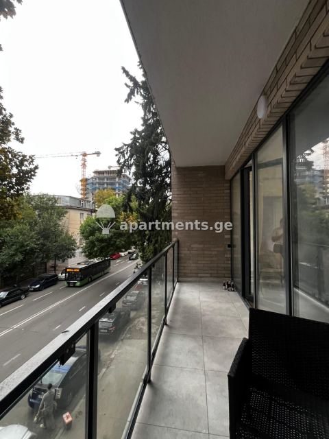 იყიდება 4 ოთახიანი ბინა თბილისში