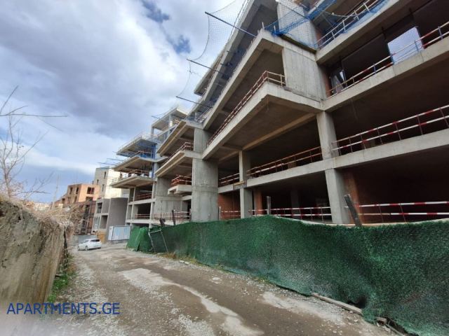 იყიდება 2 ოთახიანი ბინა თბილისში