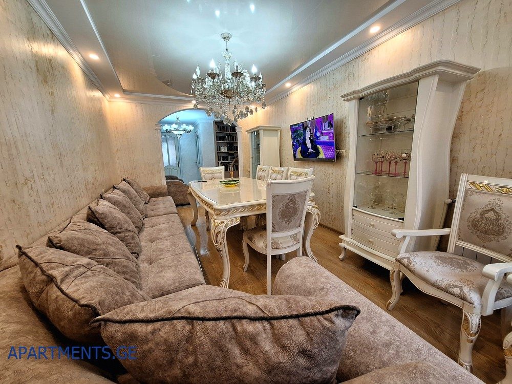 4-room apartment for daily rent in Batumi